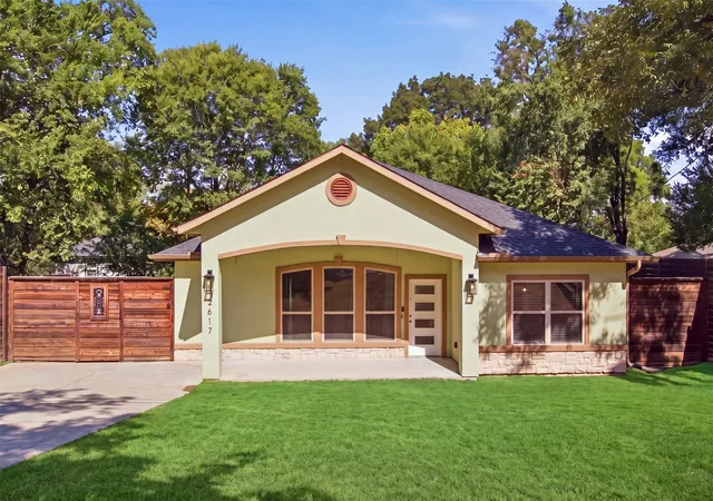 Photo 1 of Sale Pending at 2617 Ripple Rd, Dallas, TX 75241 | MLS# 21401736 | Listing updated on 2026-10-20
