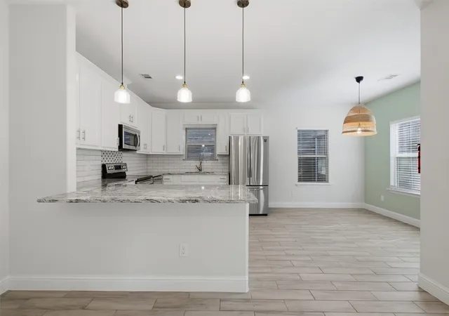 Photo 3 of Sale Pending at 2617 Ripple Rd, Dallas, TX 75241 | MLS# 21401736 | Listing updated on 2026-10-20