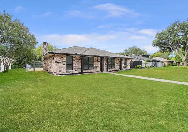 Photo 3 of Sale Pending at 236 Charles St, De Soto, TX 75115 | MLS# 21403372 | Listing updated on 2026-10-22