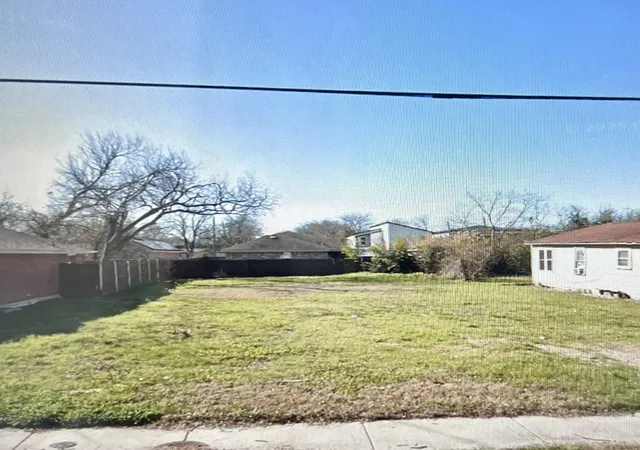 Land for sale at 1826 Gallagher St, Dallas, TX 75212 | MLS# 21404917