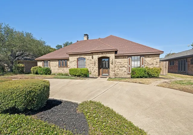 Photo 1 of Sale Pending at 1505 Stonecrest Dr, Richardson, TX 75081 | MLS# 21399874 | Listing updated on 2026-10-27