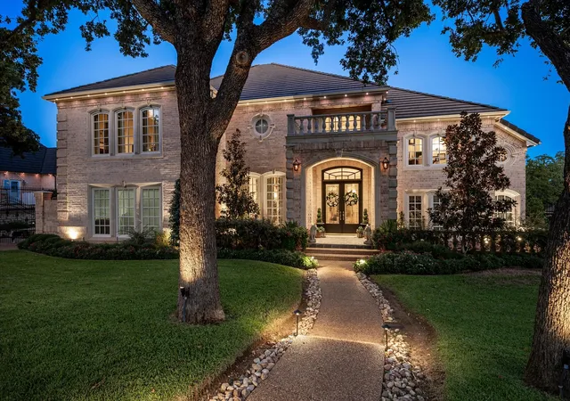 Photo 1 of Sale Pending at 4813 W Cranbrook Dr, Colleyville, TX 76034 | MLS# 21387482 | Listing updated on 2026-10-19