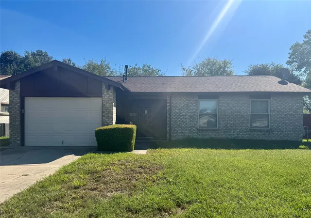 Photo 1 of Single family home for sale at 6604 Brookshire Trl, North Richland Hills, TX 76182 | MLS# 21405033 | Listing updated on 2026-10-20