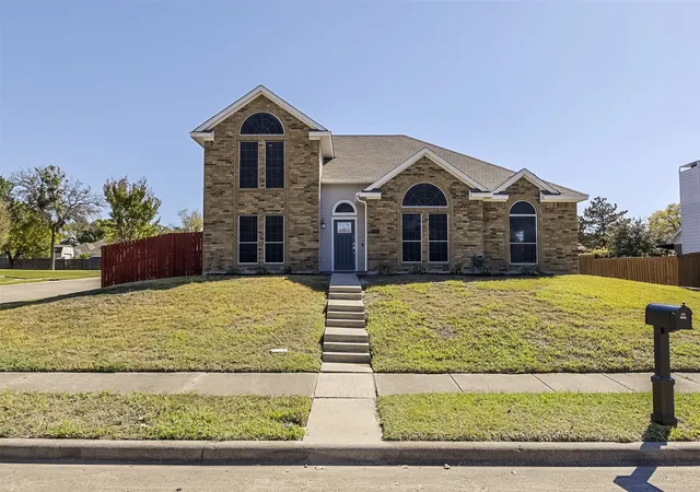 Photo 1 of Single family home for sale at 5914 Beacon Dr, Rowlett, TX 75089 | MLS# 21401274 | Listing updated on 2026-10-28