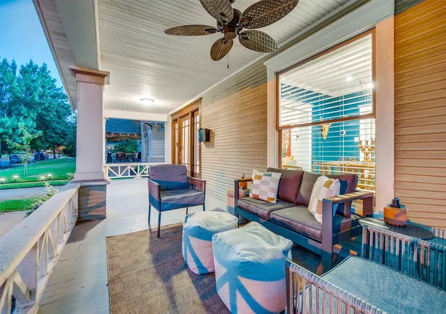 Photo 3 of Single family home for sale at 121 S Montclair Ave, Dallas, TX 75208 | MLS# 21406771 | Listing updated on 2026-10-20