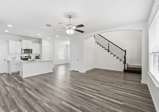 Photo 4 of Single family home for sale at 1978 Sunnybrook Dr, Forney, TX 75126 | MLS# 21404839 | Listing updated on 2026-10-29