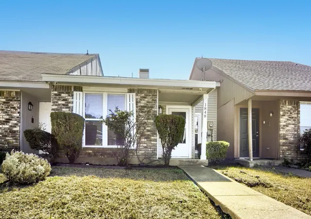 Townhouse for sale at 1848 Abshire Ln, Dallas, TX 75228 | MLS# 21405550