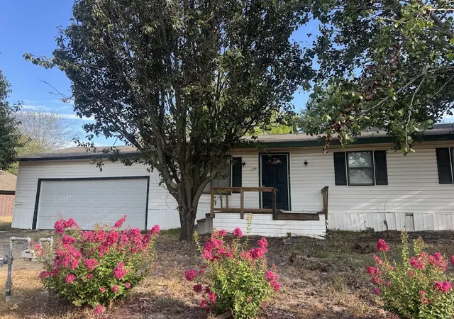 Single family home for sale at 309 Mcdaniel, Mineola, TX 75773 | MLS# 21407927