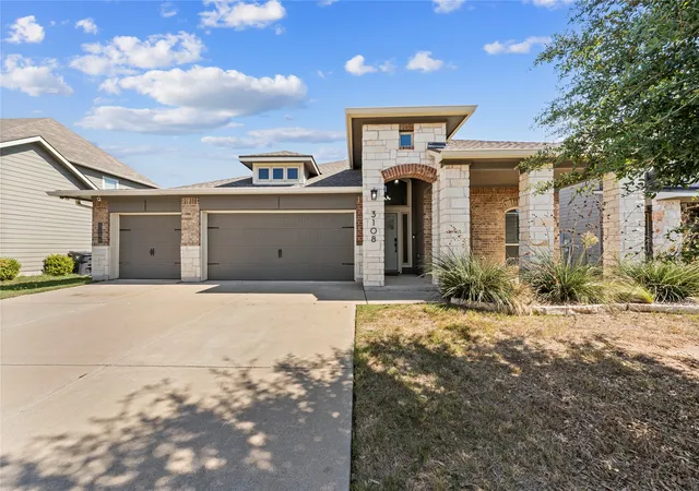 Photo 1 of Single family home for sale at 3108 Gilchrist Dr, Lorena, TX 76655 | MLS# 21399964 | Listing updated on 2026-10-21