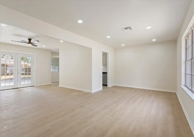 Photo 1 of Single family home for sale at 313 Carver St, Waco, TX 76704 | MLS# 21409352 | Listing updated on 2026-10-20