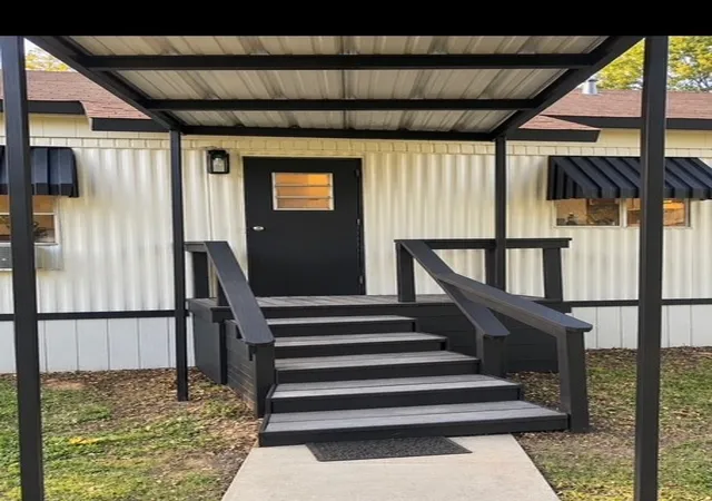 Photo 2 of Single family home for sale at 136 Palisade Dr, Mabank, TX 75156 | MLS# 21409501 | Listing updated on 2026-10-27