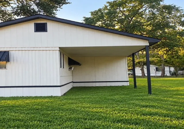 Photo 4 of Single family home for sale at 136 Palisade Dr, Mabank, TX 75156 | MLS# 21409501 | Listing updated on 2026-10-27