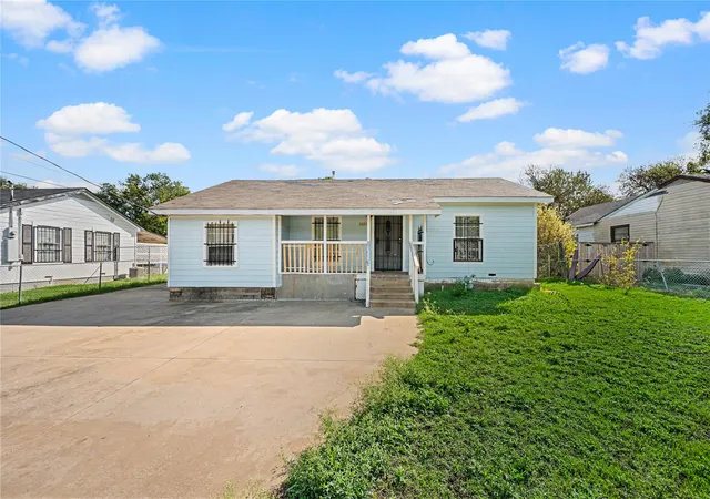 Single family home for sale at 6628 Glesman St, Dallas, TX 75232 | MLS# 21409245