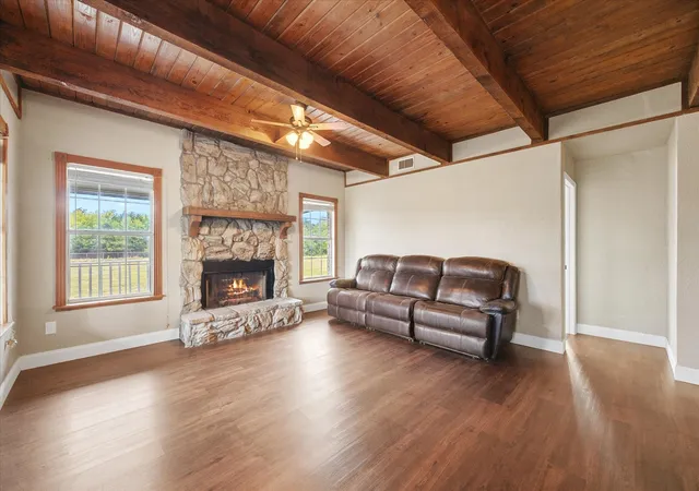 Photo 4 of Single family home for sale at 9 Amanda Ln, Rockwall, TX 75032 | MLS# 21410384 | Listing updated on 2026-10-21
