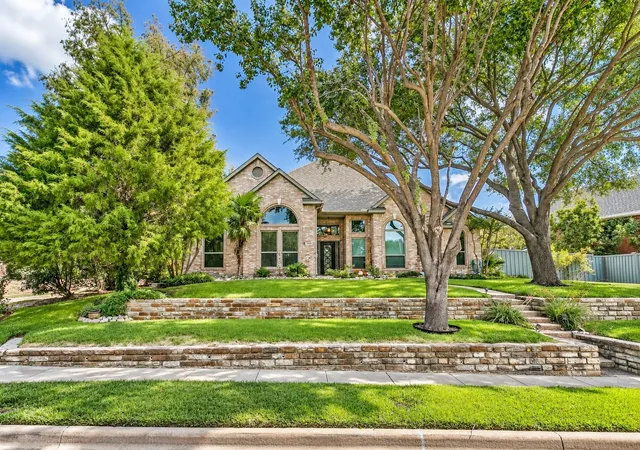 Photo 3 of Single family home for sale at 2990 Hillingdon Dr, Richardson, TX 75082 | MLS# 21409745 | Listing updated on 2026-10-21