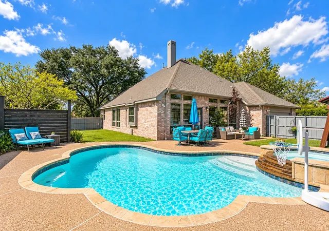 Photo 4 of Single family home for sale at 2990 Hillingdon Dr, Richardson, TX 75082 | MLS# 21409745 | Listing updated on 2026-10-21