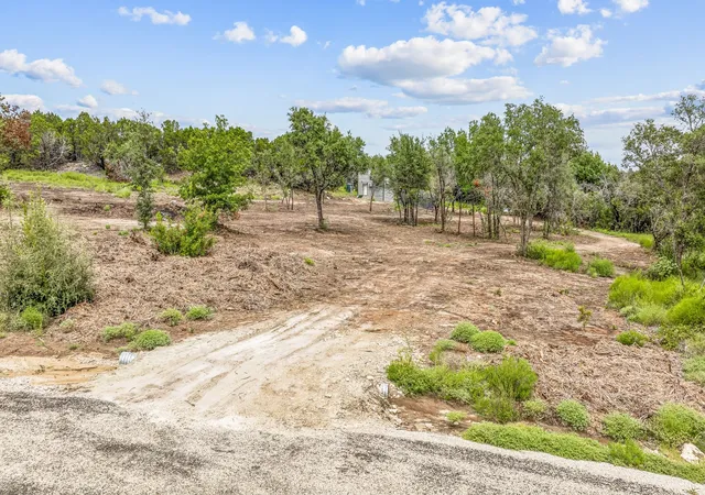 Photo 3 of Single family home for sale at 2035 Mesa Vista Dr, Stephenville, TX 76401 | MLS# 21410364 | Listing updated on 2026-10-19
