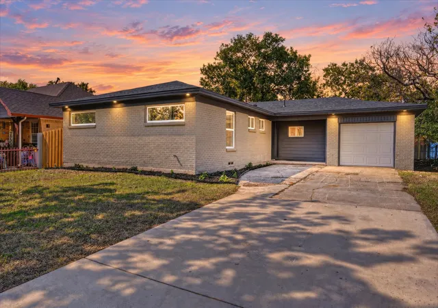 Photo 1 of Single family home for sale at 2009 Las Cruces Ln, Dallas, TX 75217 | MLS# 21411314 | Listing updated on 2026-10-20