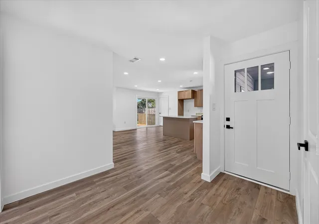 Photo 3 of Single family home for sale at 2009 Las Cruces Ln, Dallas, TX 75217 | MLS# 21411314 | Listing updated on 2026-10-20