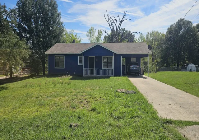 Single family home for sale at 716 E High St, Grand Saline, TX 75140 | MLS# 21411337