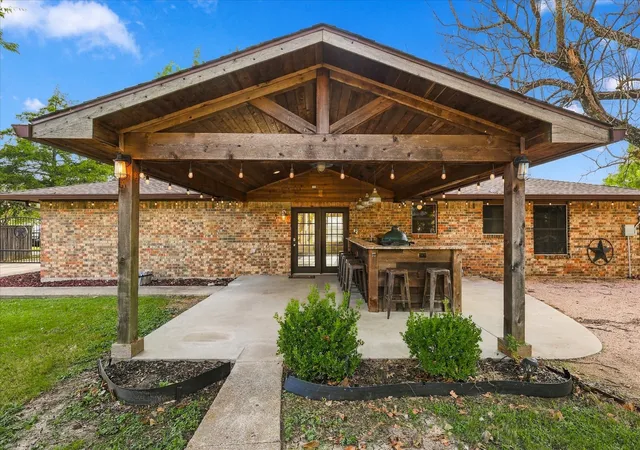 Photo 2 of Single family home for sale at 401 Fm 55, Waxahachie, TX 75165 | MLS# 21409584 | Listing updated on 2026-10-28
