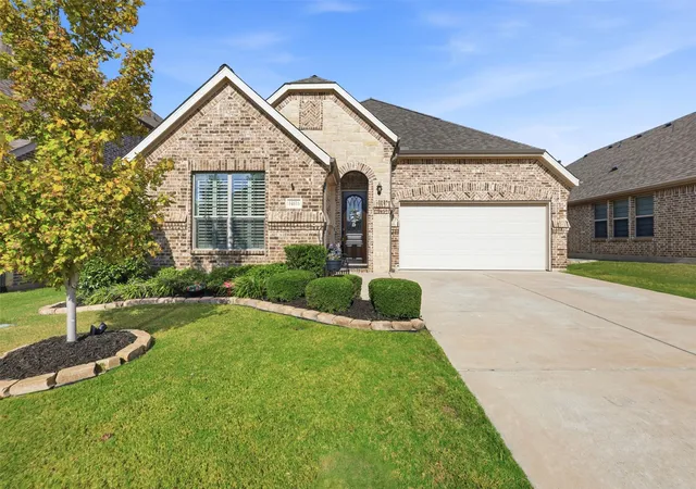 Photo 1 of Sale Pending at 14616 Spitfire Trl, Roanoke, TX 76262 | MLS# 21404138 | Listing updated on 2026-10-27