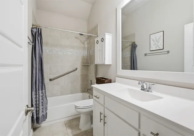 Photo 4 of Sale Pending at 14616 Spitfire Trl, Roanoke, TX 76262 | MLS# 21404138 | Listing updated on 2026-10-27