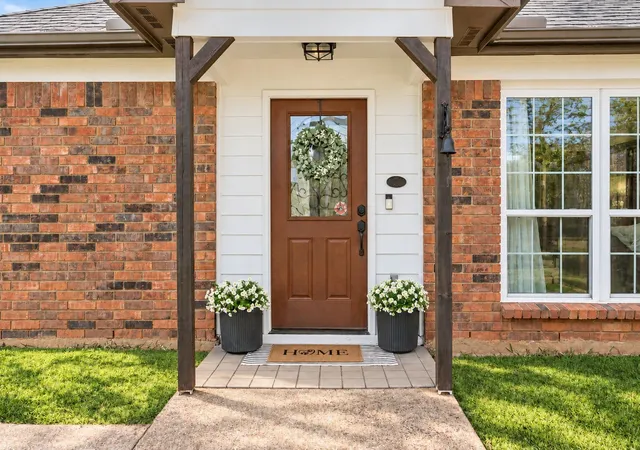 Photo 2 of Sale Pending at 2607 Bayberry Ln, Euless, TX 76039 | MLS# 21410603 | Listing updated on 2026-10-27