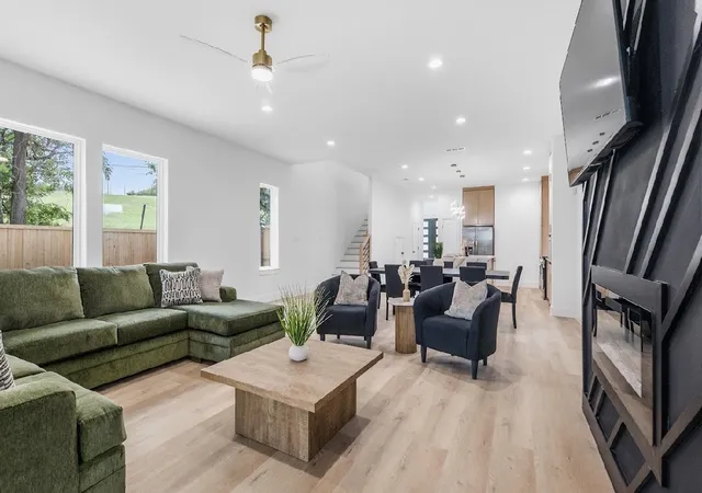 Photo 4 of Single family home for sale at 600 N Cliff St, Dallas, TX 75203 | MLS# 21406989 | Listing updated on 2026-10-20