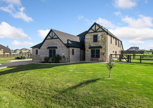 Photo 2 of Single family home for sale at 1205 Redbud St, Howe, TX 75459 | MLS# 21405980 | Listing updated on 2026-10-20