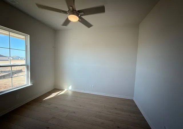 Photo 3 of Single family home for sale at 160 Meadow Bnd Dr, Rhome, TX 76078 | MLS# 21410964 | Listing updated on 2026-10-20