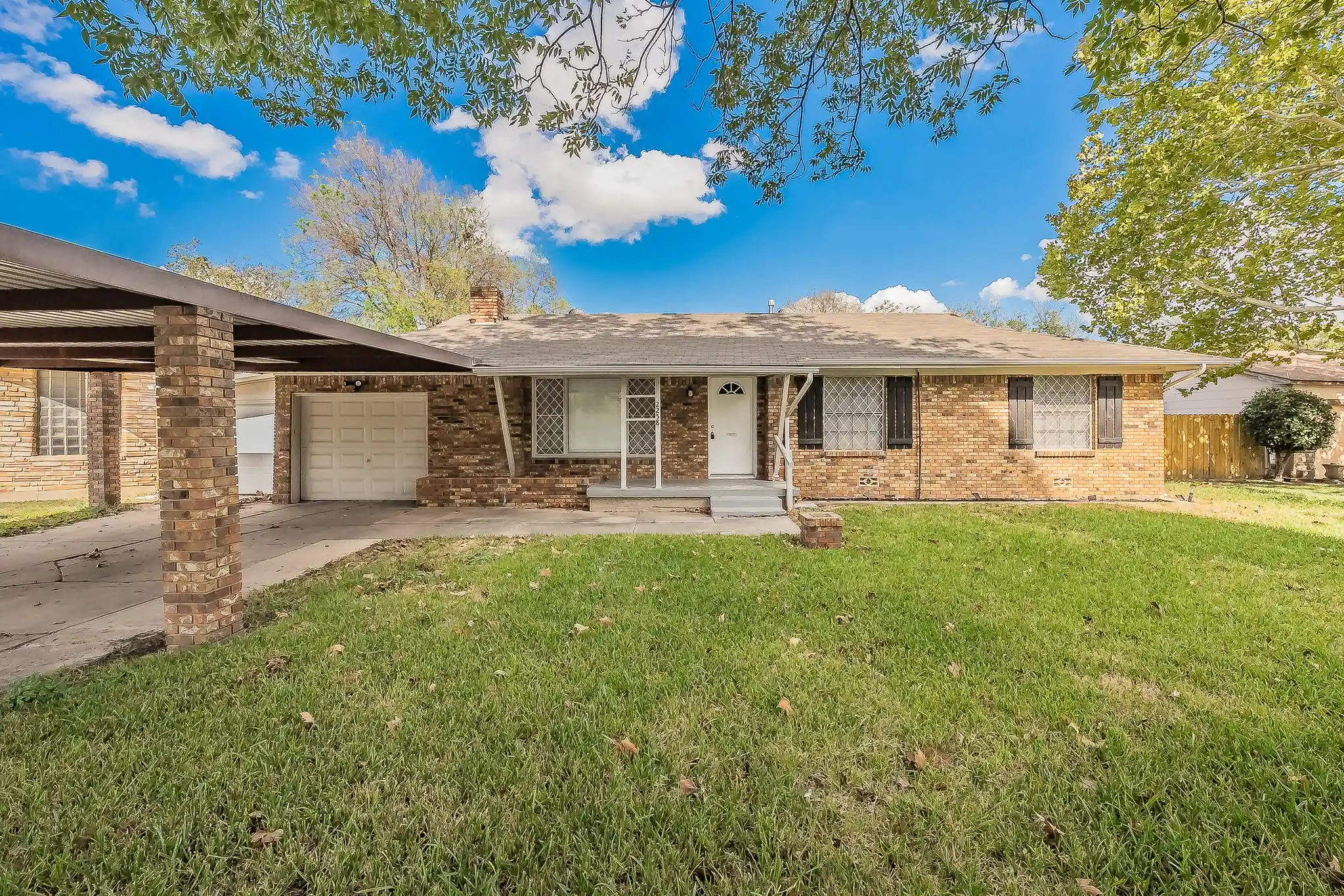 Photo 1 of Single family home for sale at 2258 Roberts Cut Off Rd, Sansom Park, TX 76114 | MLS# 21412674 | Listing updated on 2026-10-29