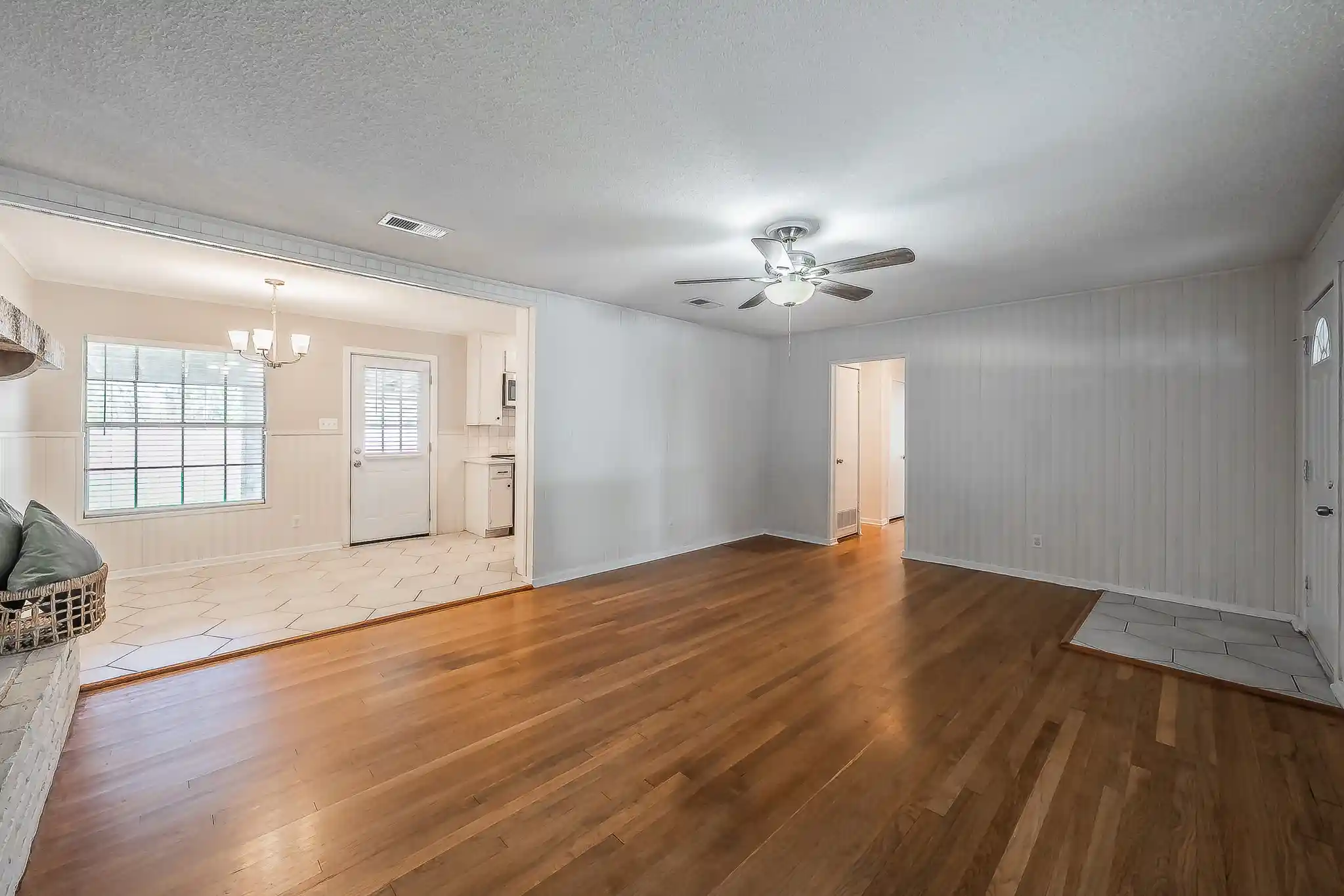 Photo 3 of Single family home for sale at 2258 Roberts Cut Off Rd, Sansom Park, TX 76114 | MLS# 21412674 | Listing updated on 2026-10-29