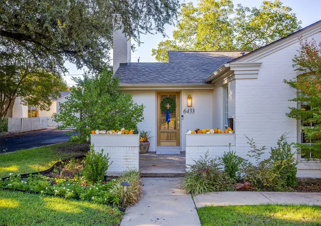 Photo 1 of Single family home for sale at 6433 Rosemont Ave, Fort Worth, TX 76116 | MLS# 21410759 | Listing updated on 2026-10-22