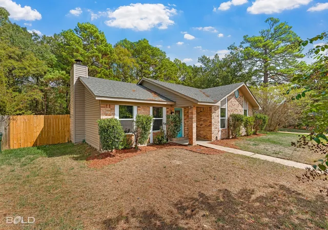 Photo 1 of Single family home for sale at 5900 Braeloch Dr, Shreveport, LA 71129 | MLS# 21412796 | Listing updated on 2026-10-20