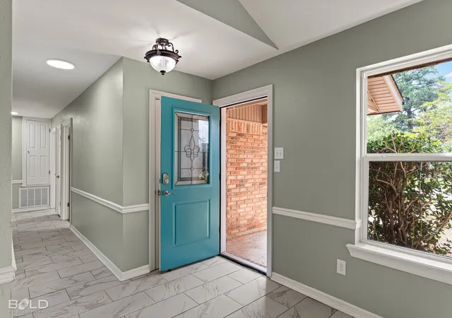 Photo 4 of Single family home for sale at 5900 Braeloch Dr, Shreveport, LA 71129 | MLS# 21412796 | Listing updated on 2026-10-20