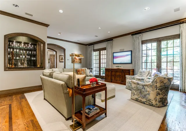 Photo 4 of Single family home for sale at 4438 Arcady Ave, Dallas, TX 75205 | MLS# 21413259 | Listing updated on 2026-10-29