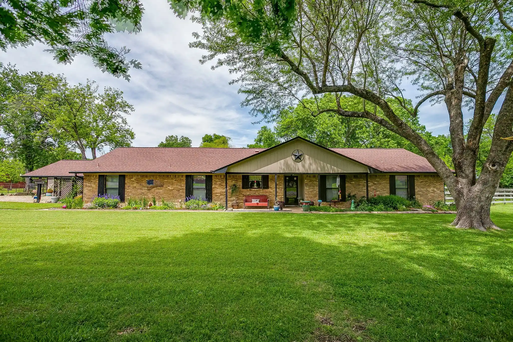 Photo 2 of Single family home for sale at 3 Glencove Cir, Allen, TX 75002 | MLS# 21410024 | Listing updated on 2026-10-28