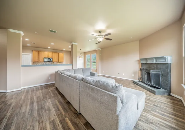 Photo 2 of Single family home for sale at 1739 Chadwick Dr, Cedar Hill, TX 75104 | MLS# 21410296 | Listing updated on 2026-10-21