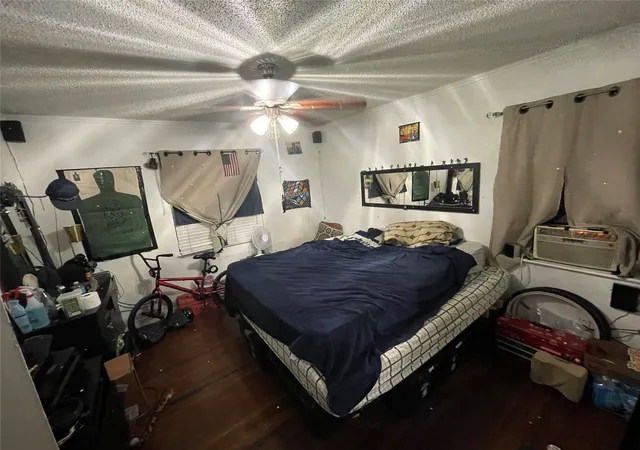 Photo 3 of Single family home for sale at 1115 Pine St, Grand Prairie, TX 75050 | MLS# 21413258 | Listing updated on 2026-10-20