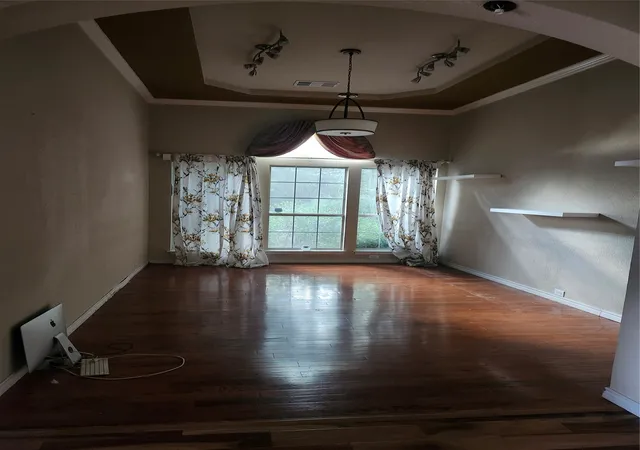 Photo 2 of Single family home for sale at 1721 Wylie Crk Dr, De Soto, TX 75115 | MLS# 21413567 | Listing updated on 2026-10-20