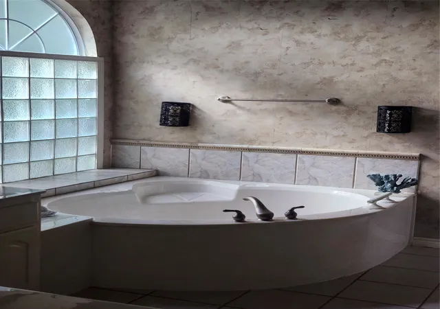 Photo 4 of Single family home for sale at 1721 Wylie Crk Dr, De Soto, TX 75115 | MLS# 21413567 | Listing updated on 2026-10-20