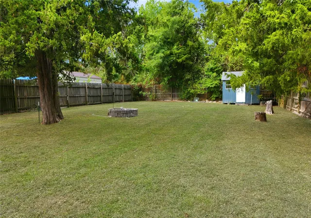 Photo 2 of Single family home for sale at 1145 16th Street NW, Paris, TX 75460 | MLS# 21413491 | Listing updated on 2026-10-19