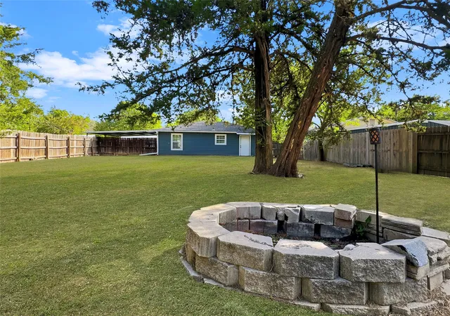Photo 3 of Single family home for sale at 1145 16th Street NW, Paris, TX 75460 | MLS# 21413491 | Listing updated on 2026-10-19