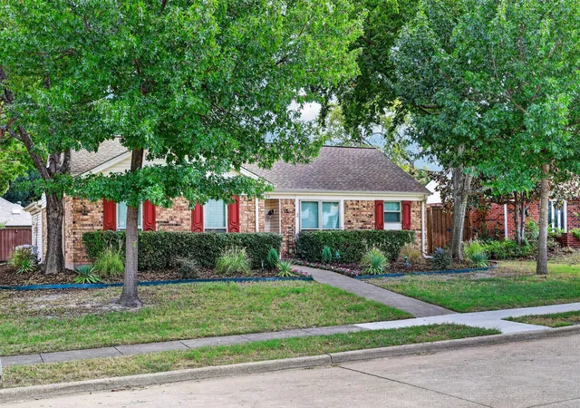 Photo 2 of Single family home for sale at 1600 Vera Cruz Dr, Plano, TX 75074 | MLS# 21413619 | Listing updated on 2026-10-22
