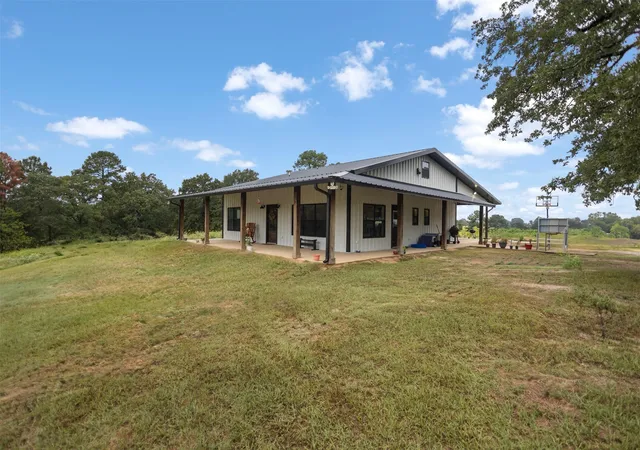 Single family home for sale at 425 County Rd 4111, Jacksonville, TX 75766 | MLS# 21414186