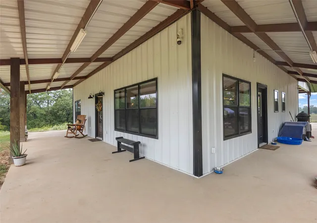 Photo 2 of Single family home for sale at 425 County Rd 4111, Jacksonville, TX 75766 | MLS# 21414186 | Listing updated on 2026-10-20