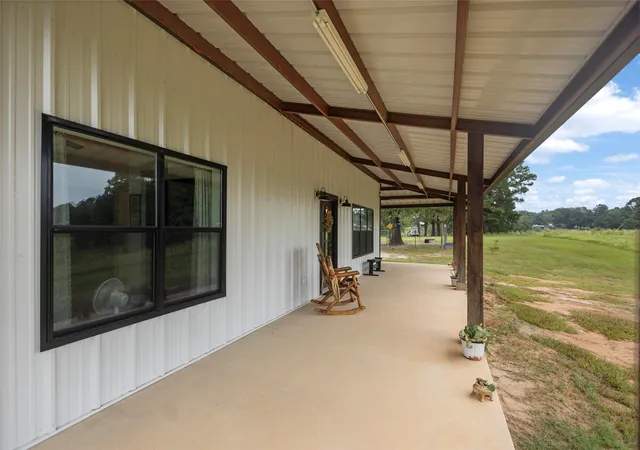 Photo 3 of Single family home for sale at 425 County Rd 4111, Jacksonville, TX 75766 | MLS# 21414186 | Listing updated on 2026-10-20