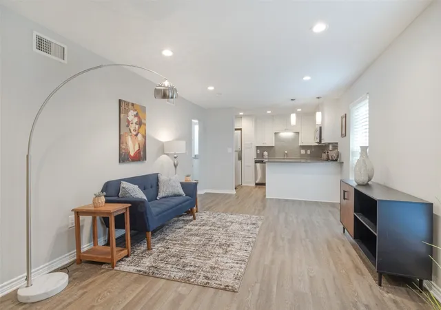 Photo 2 of Condo for sale at 5326 Fleetwood Oaks Ave #147, Dallas, TX 75235 | MLS# 21410853 | Listing updated on 2026-10-20