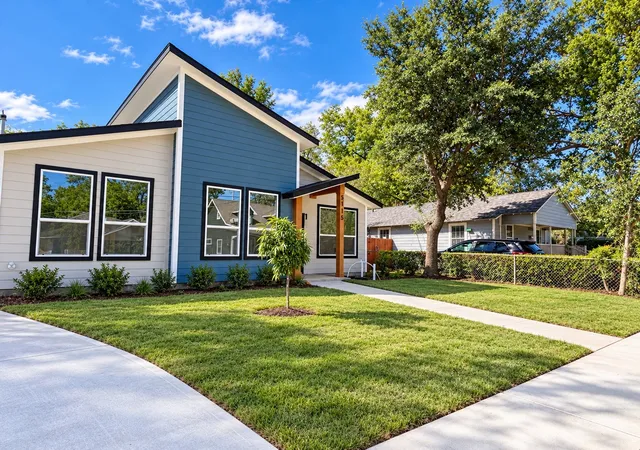 Photo 2 of Single family home for sale at 5115 Echo Ave, Dallas, TX 75215 | MLS# 21414388 | Listing updated on 2026-10-20
